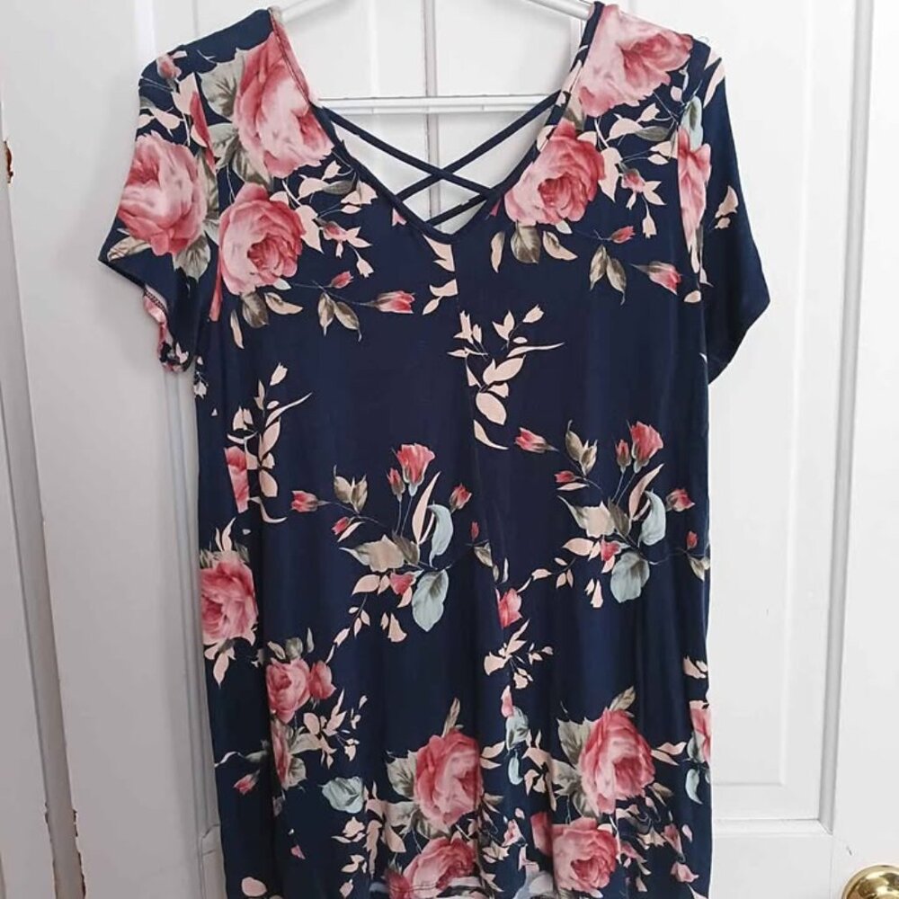 Wanna B Women's Floral Shirt